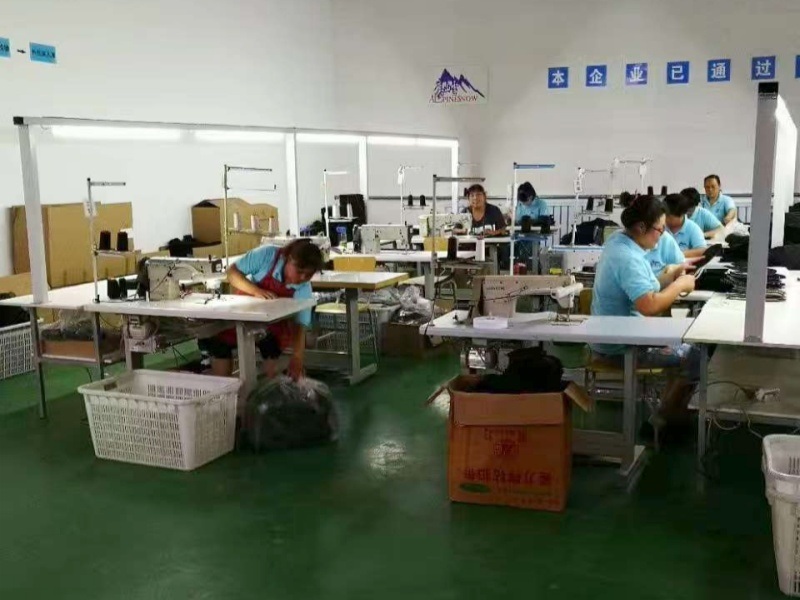 Hebei Zhaoyang Medical Instrument Co., Ltd. dây chuyền sản xuất của nhà sản xuất